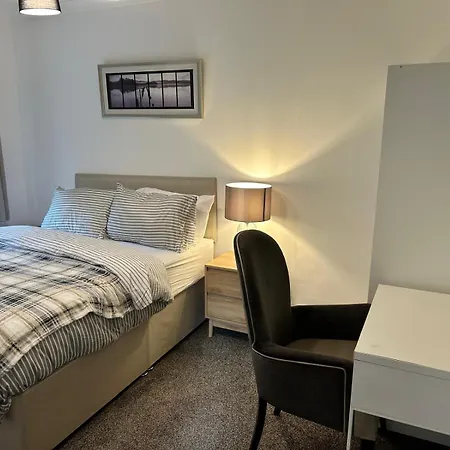 Double Near Queen Elizabeth Hospital And Accommodatie bij particulieren